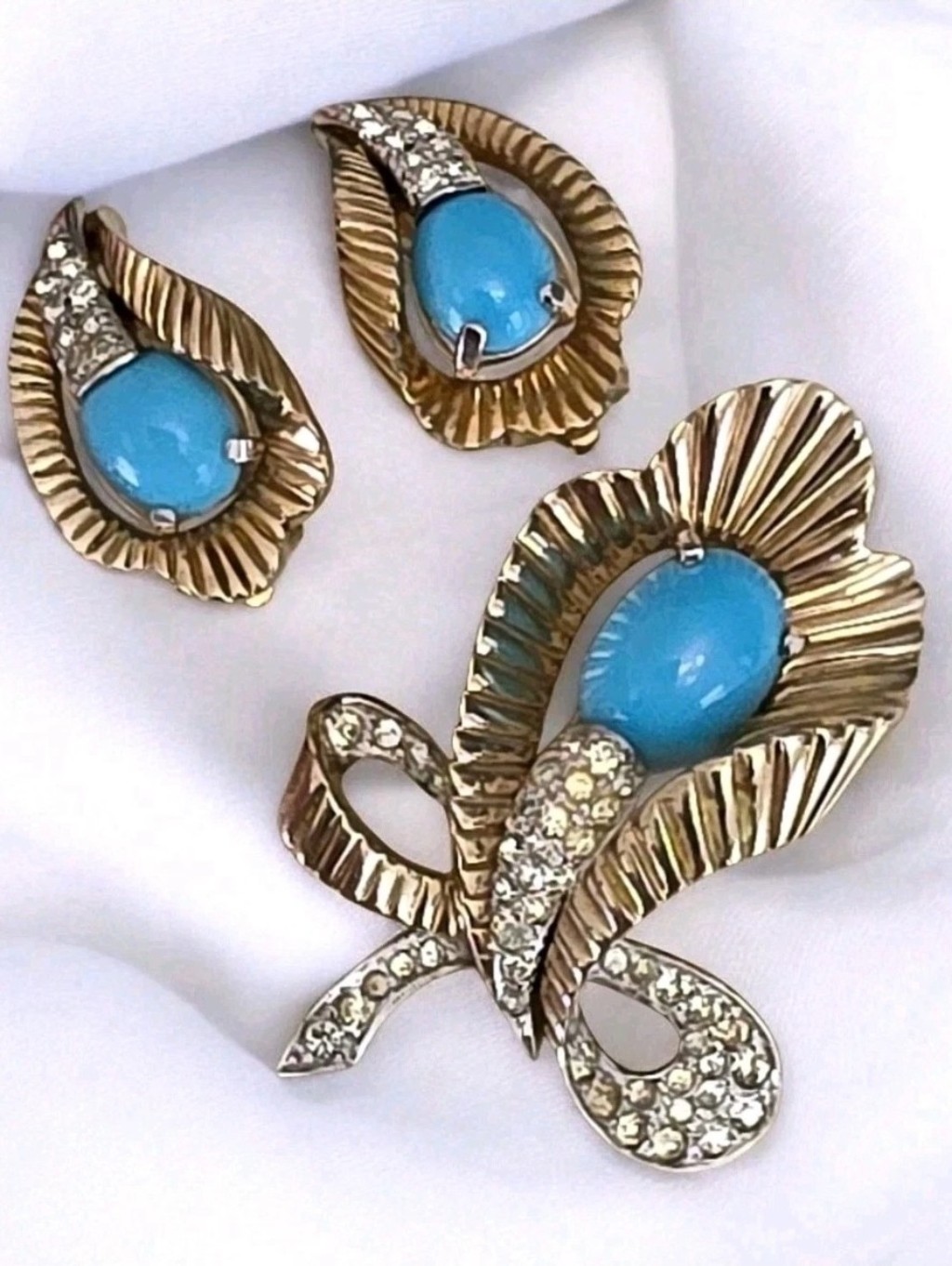 Vtg Signed Jomaz Robin's Egg Blue Faux Turquoise Rhinestone Brooch & Earring Set